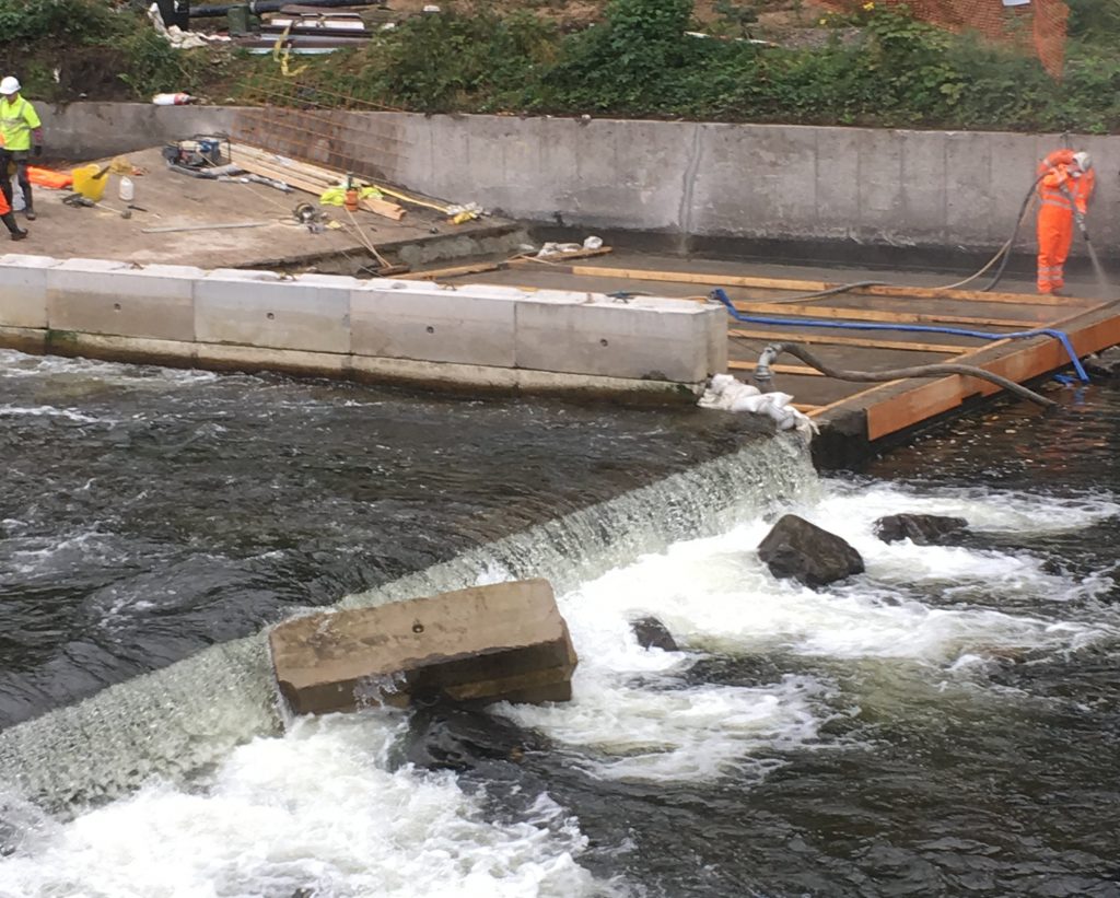Renderoc DSR from Fosroc was used in the refurbishment works to the challenging environment of Resolven Weir on the river Neath in Mid-Glamorgan.